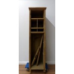 Schmaler Schrank